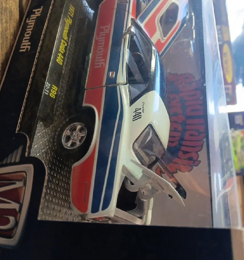 1/24 1971 Plymouth Barracuda 440 White with Blue and Red Stripes Bad Box